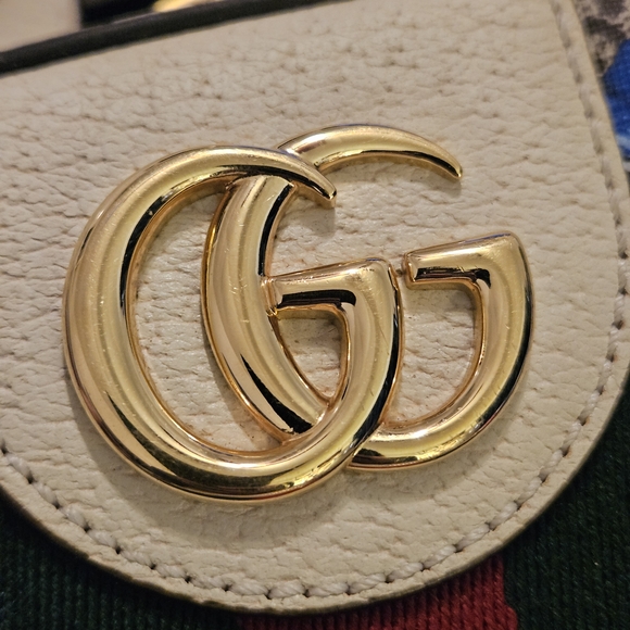 Gucci Beige Floral Backpack with Gold Details - Picture 15 of 16